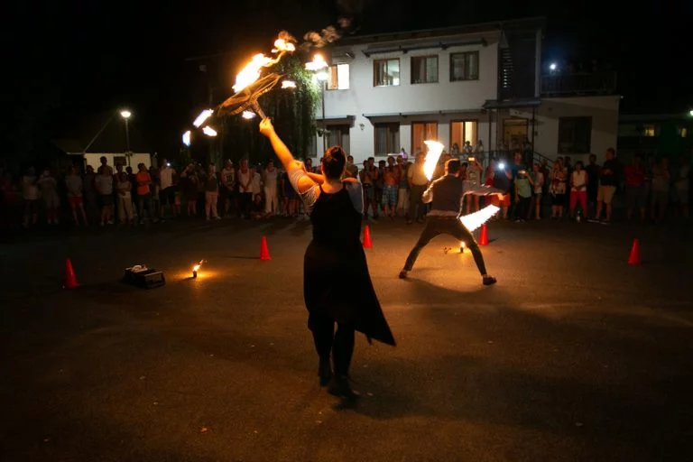 Read more about the article Stunning Fire Dance Photography: A How-To Guide