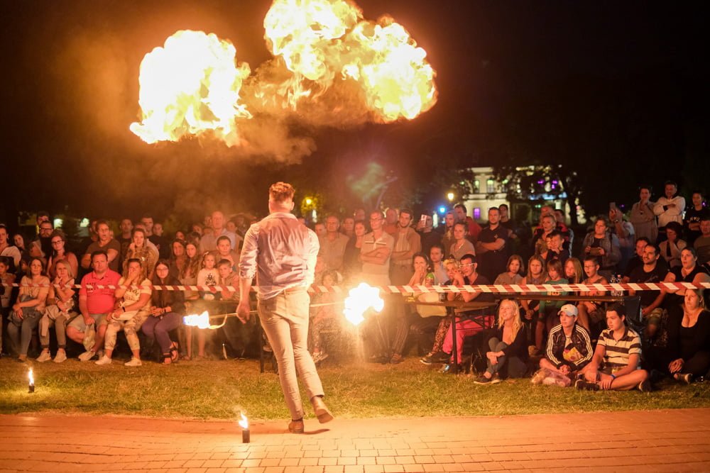 You are currently viewing Fire Dance Workshops: Learning from the Pros