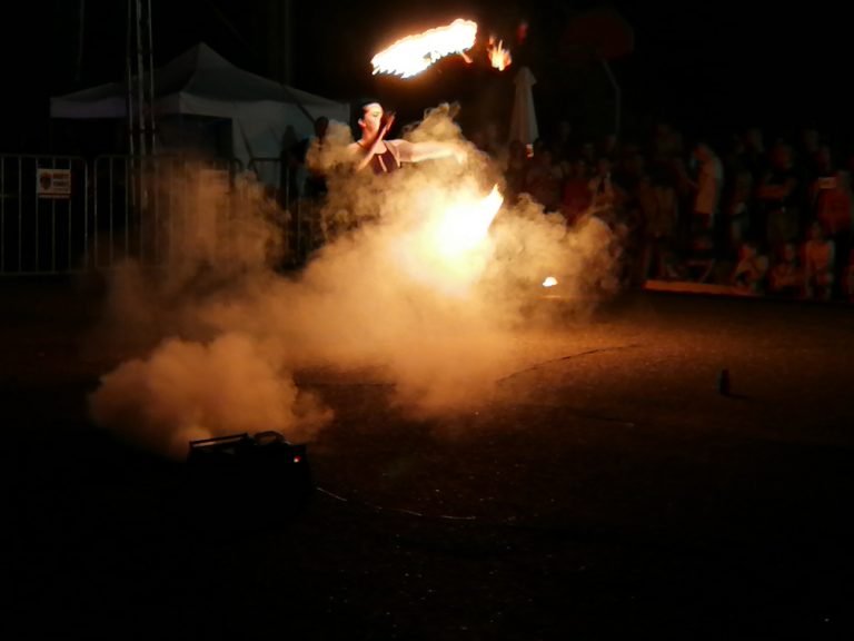 Read more about the article Fire Dance for Kids: Safety and Entertainment