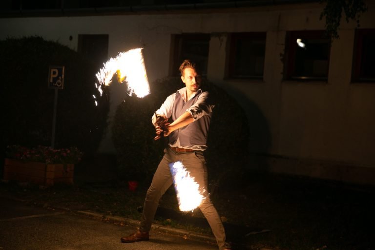 Read more about the article How to Train Like a Professional Fire Dancer