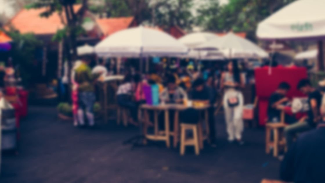 You are currently viewing Backstage rituals of professional fire artists