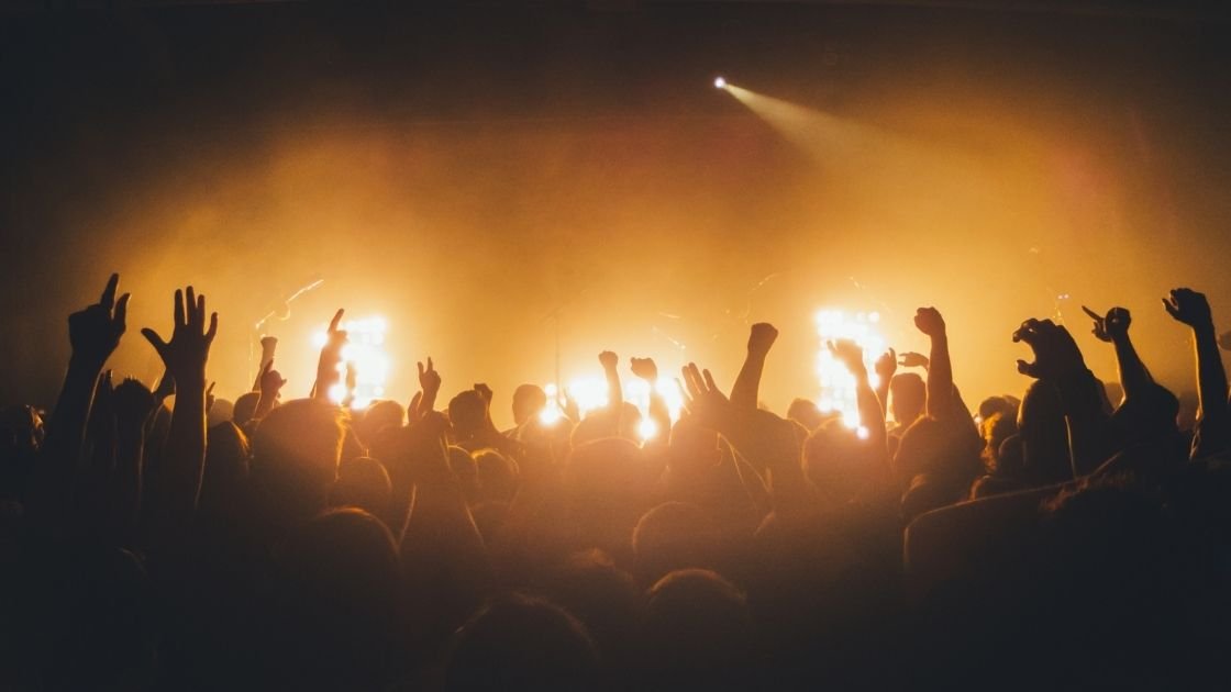 You are currently viewing Creating immersive fire shows with lighting and atmosphere